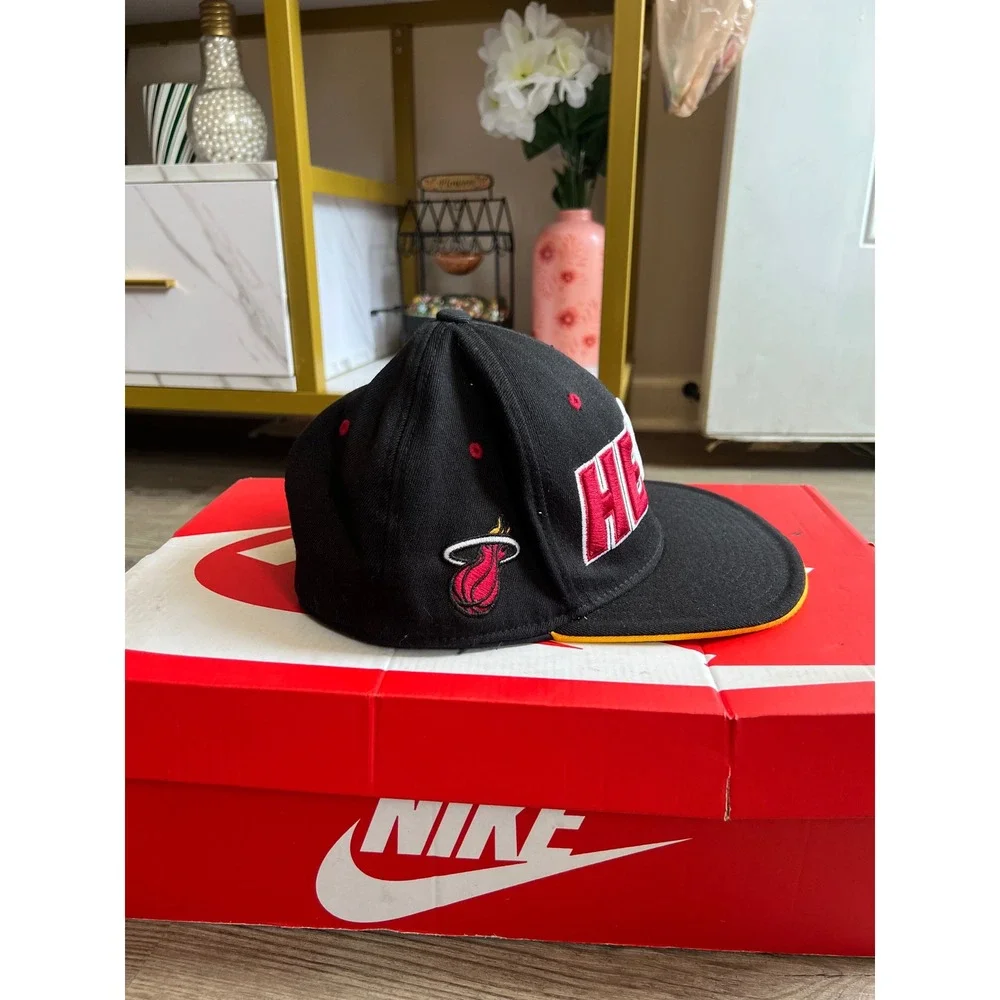 Adidas Miami Heat Men's SnapBack Official Draft Cap S/M Black